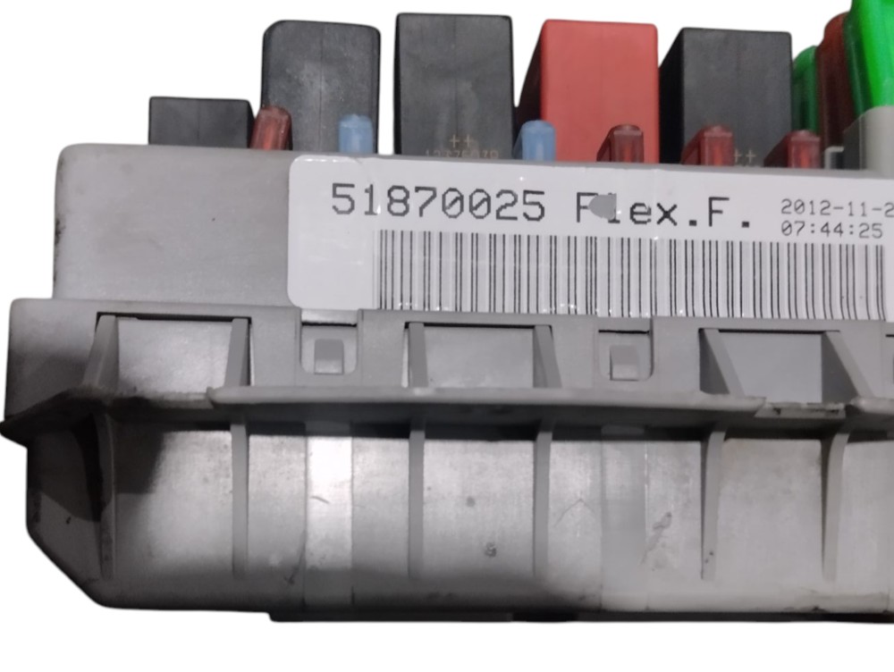 Caixa Fusivel Fiat Punto Linea 1.8 Dualogic 2013 A 2016 4