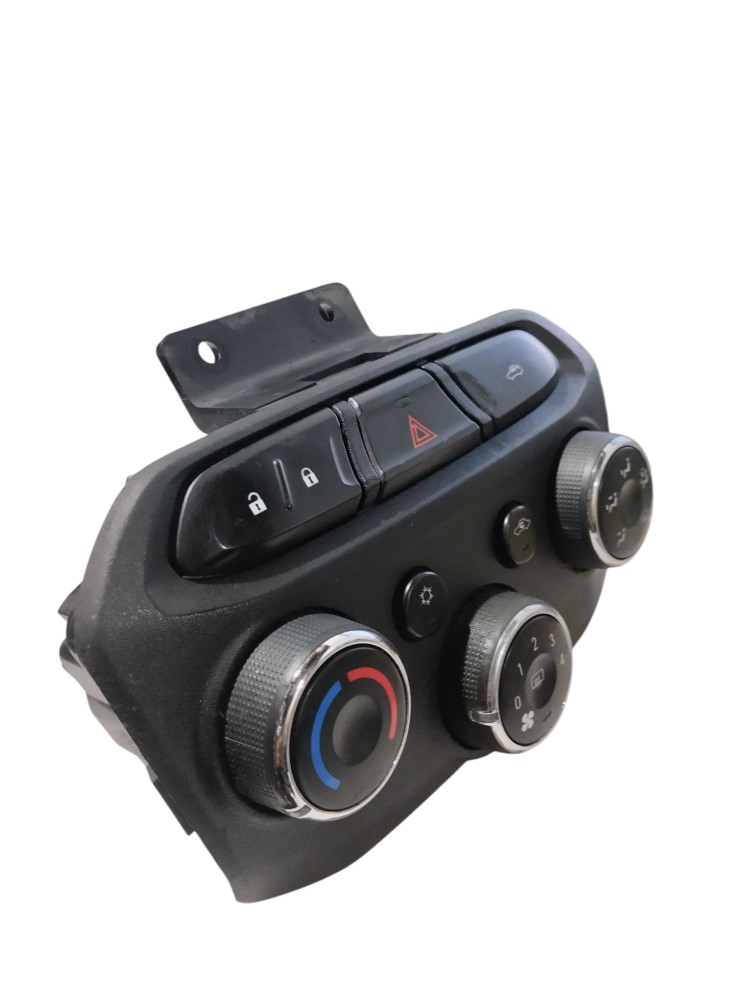 Comando Ar Condicionado Gm Onix Prisma 2013 A 2019 4