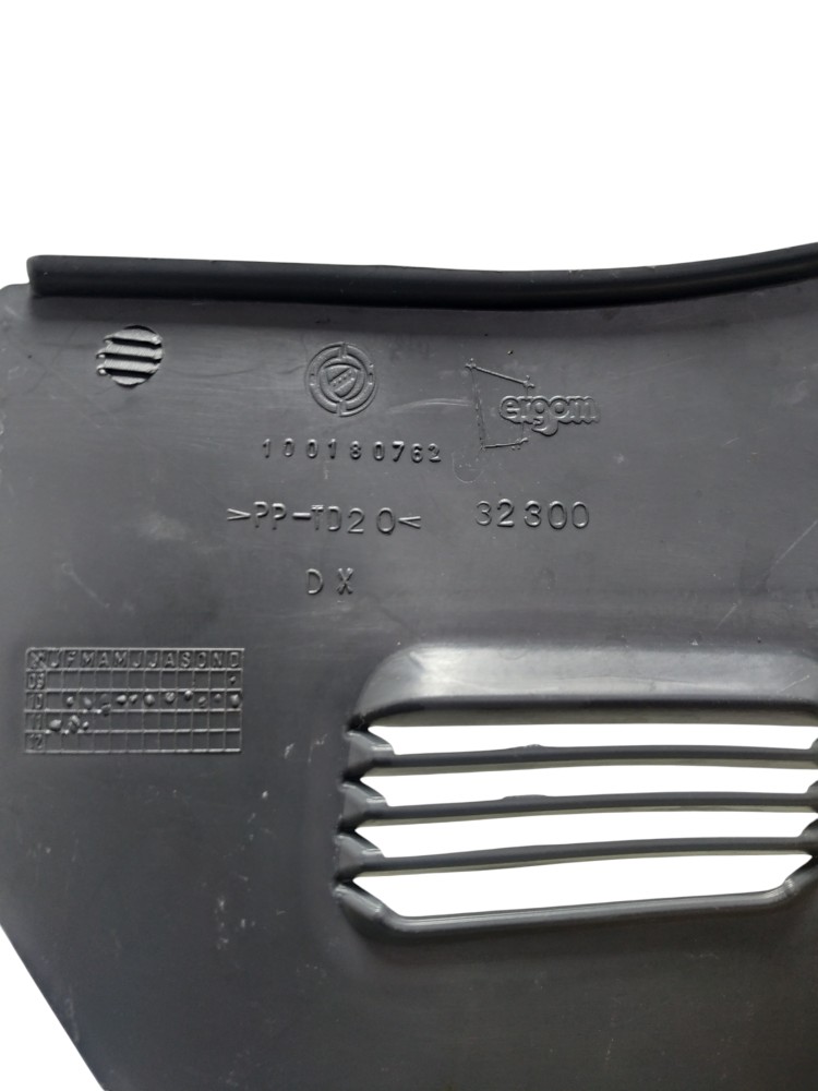 Moldura Lateral Console Fiat Uno Vivace 2013 A 2016 7