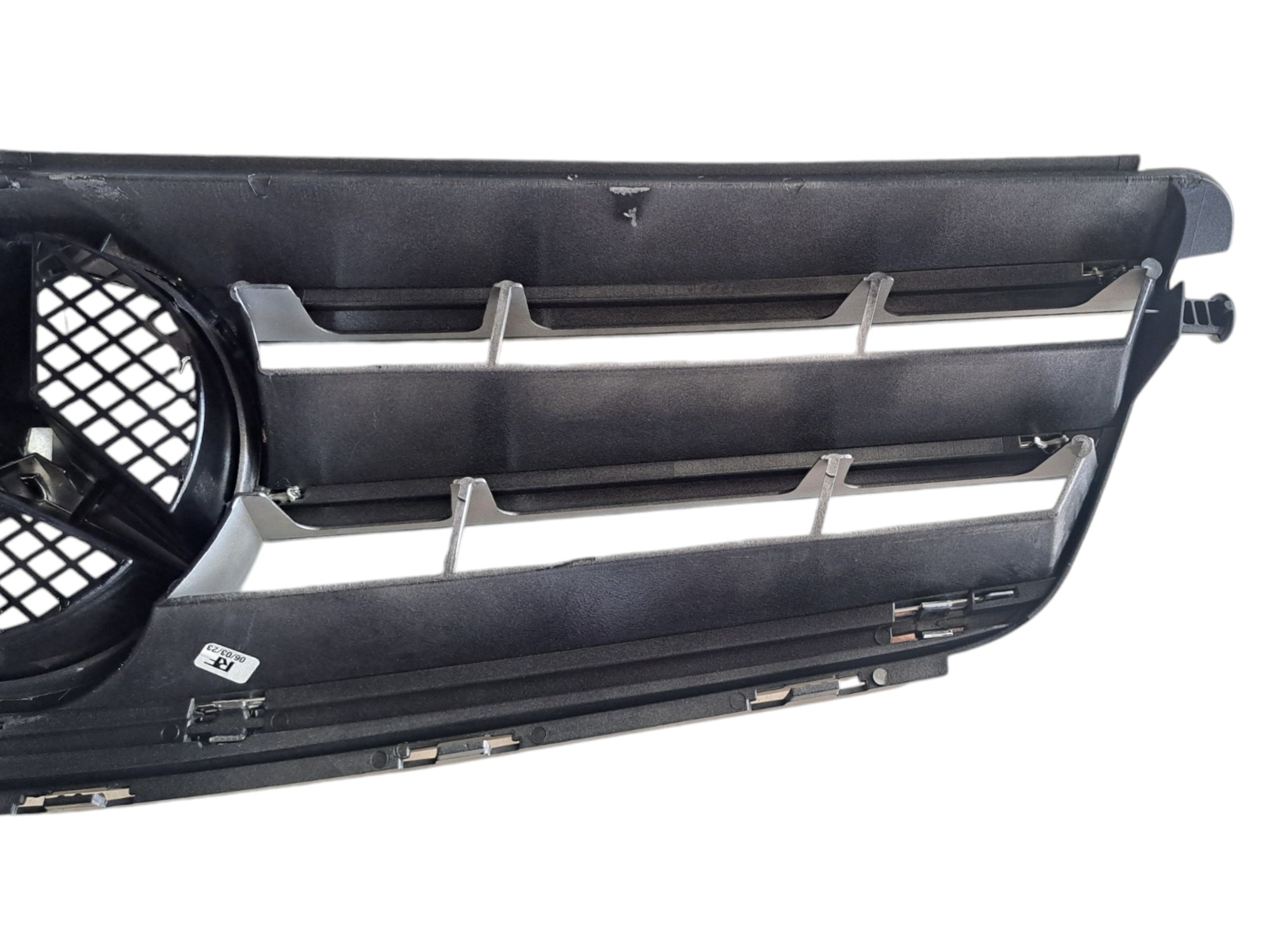 Grade Mercedes C180 C200 2010 2011 2012 2013 Primeira Linha 7