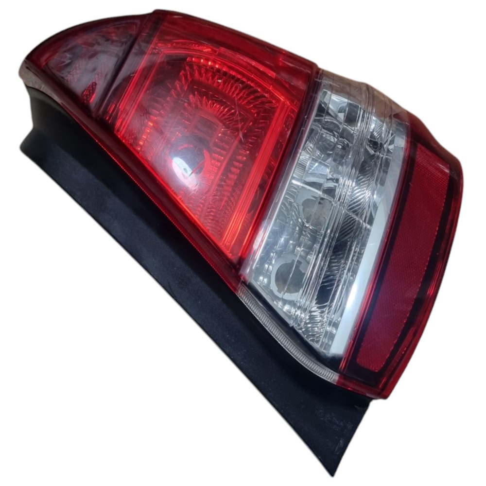 Lanterna Traseira Direita Toyota Etios Sedan 2