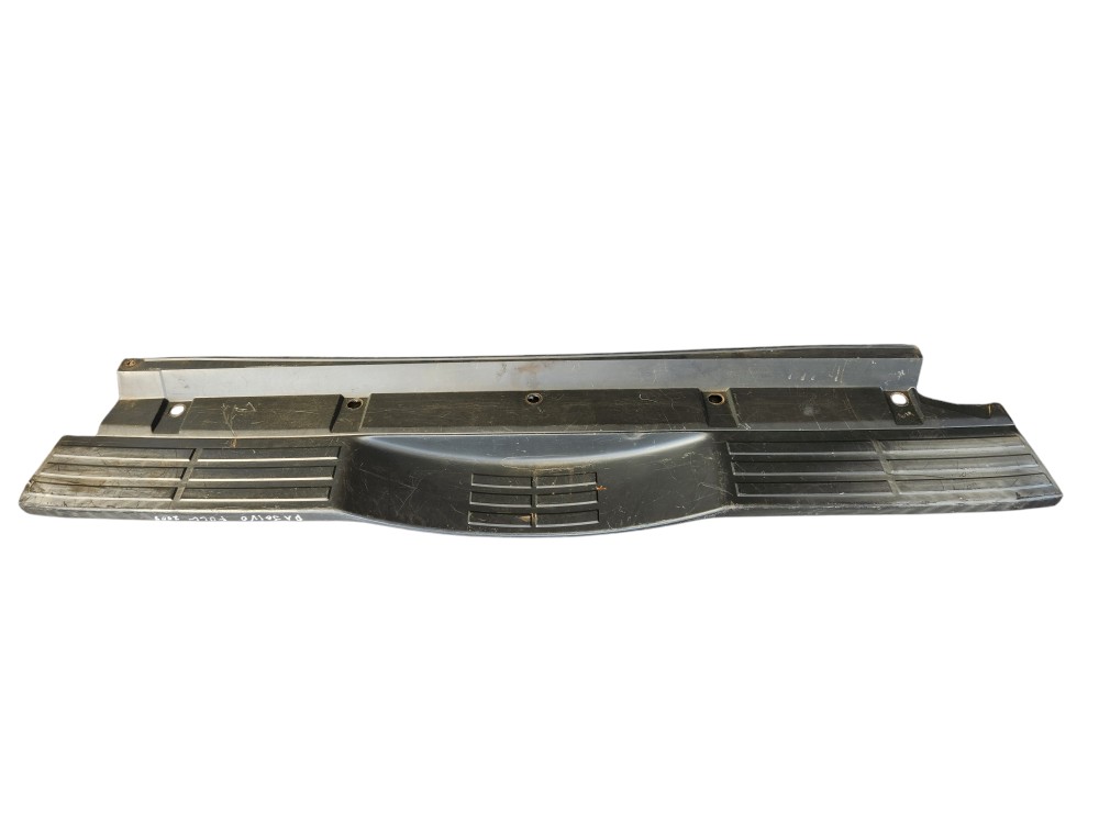 Pisante Parachoque Traseiro Mitsubishi Pajero 2008 2009