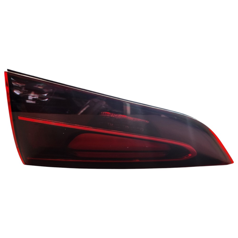 Lanterna Direita Tampa Mercedes Gla 2024 Direito/passageiro Vermelho 10
