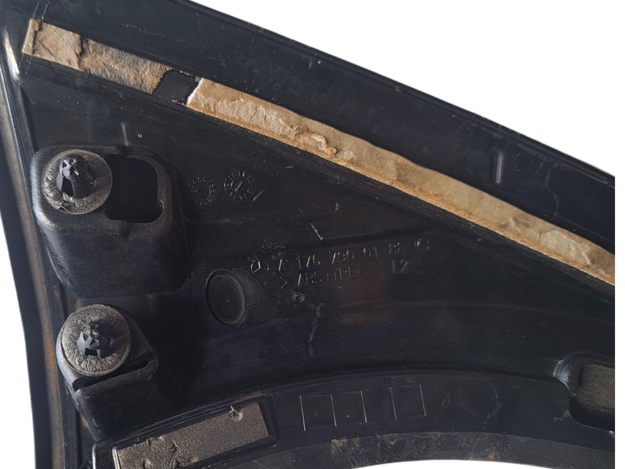 Moldura Esquerda Tampa Traseira Mercedes A200 4