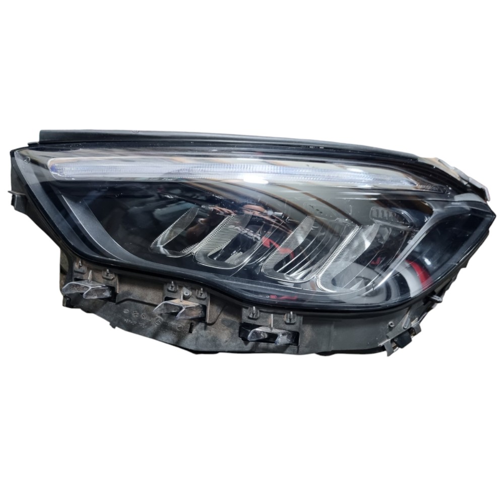 Farol Esquerdo Mercedes Gla Amg Com Detalhe  Esquerdo/motorista