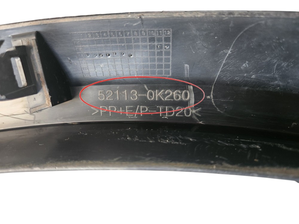 Moldura Esquerda Parachoque Toyota Sw4 2017 2018 6