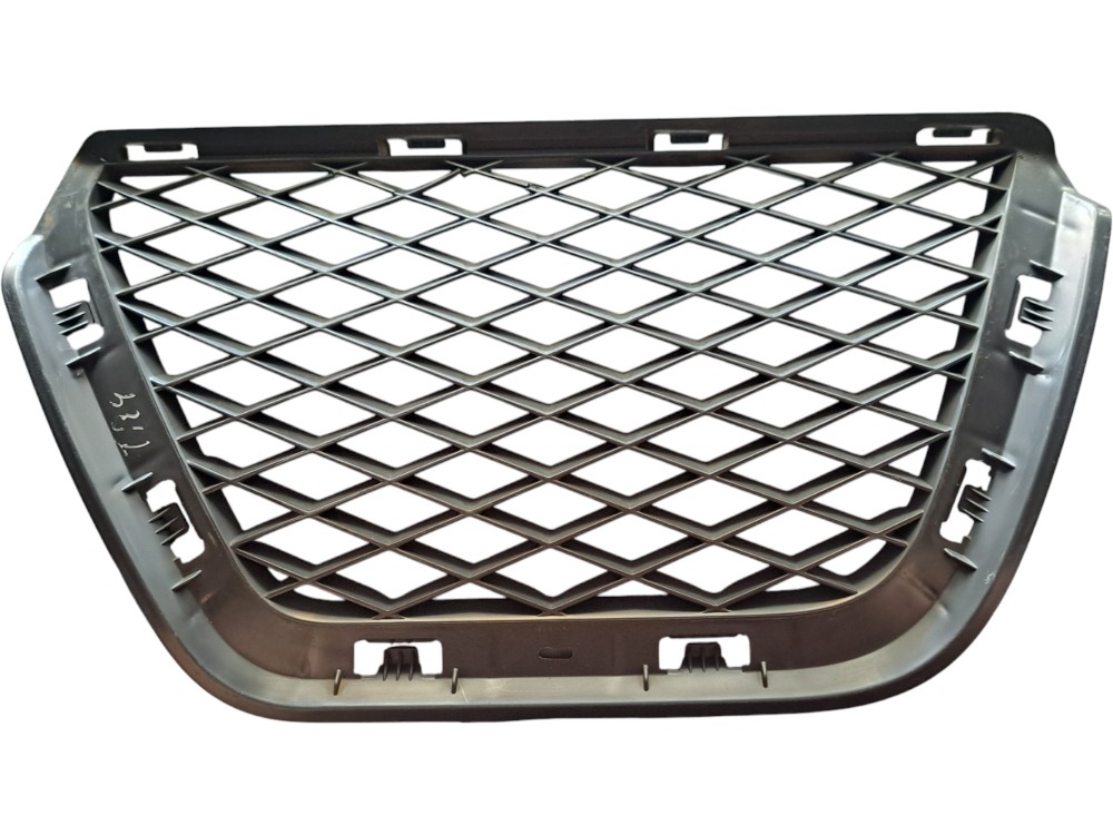 Grade Esquerda Mitsubishi Pajero Tr4 Preto Na