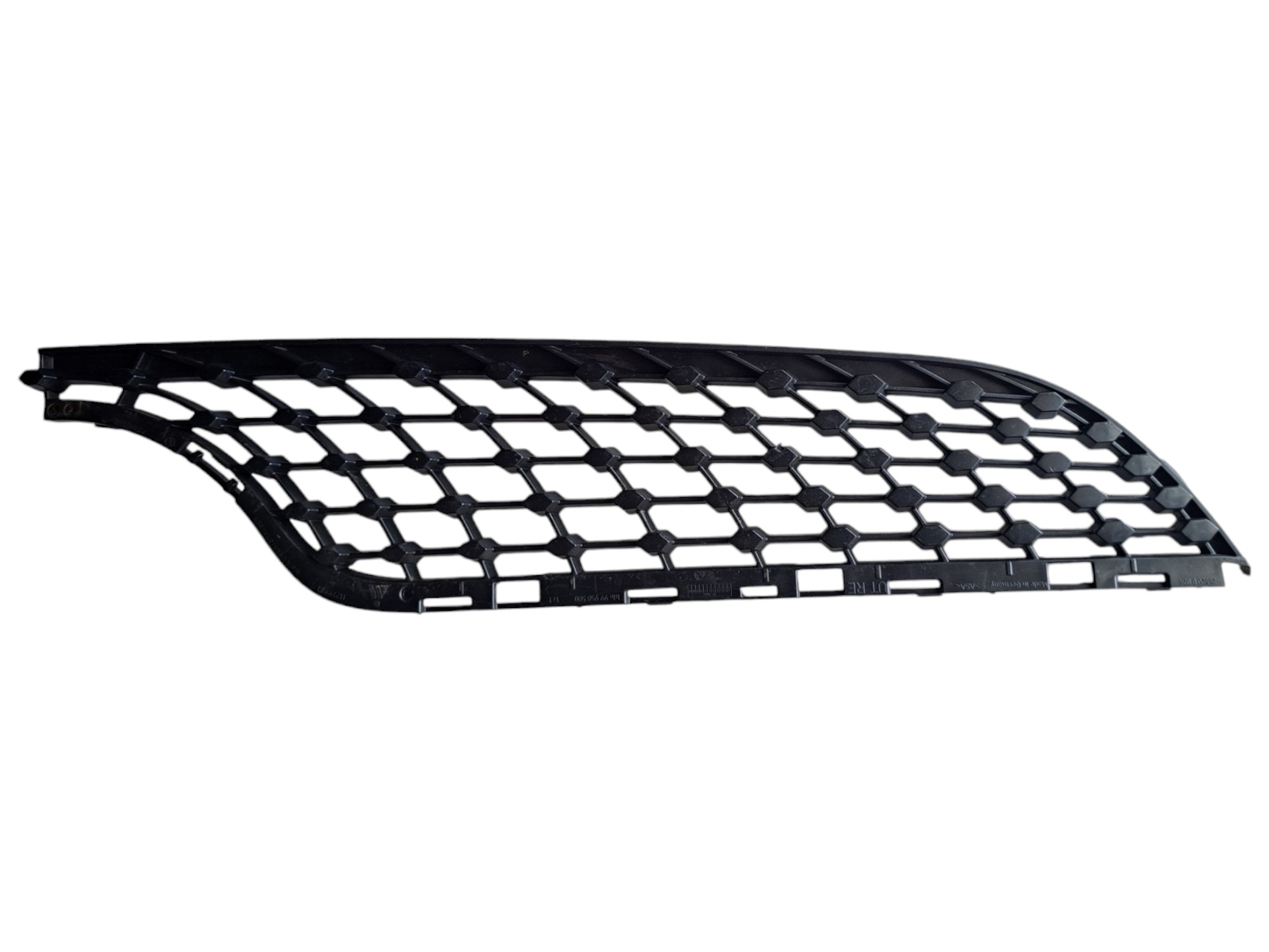 Comeia Grade Inferior Direito Mercedes Cla  Preto N/a