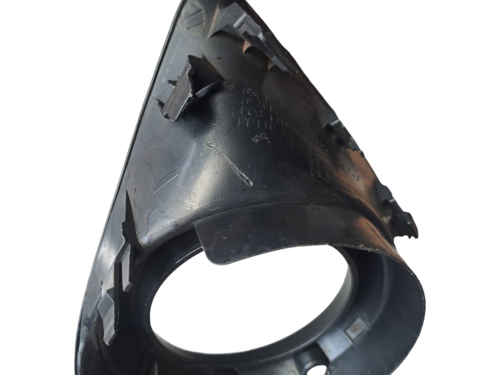 Grade Moldura Milha Farol Mitsubishi Outlander 8