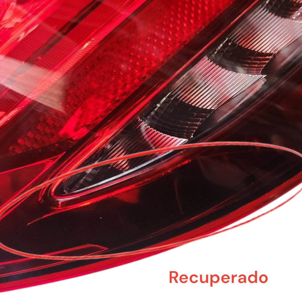 Lanterna Esquerda Mercedes C180 C200 C250 2018 2019 Direito/passageiro Vermelha 2