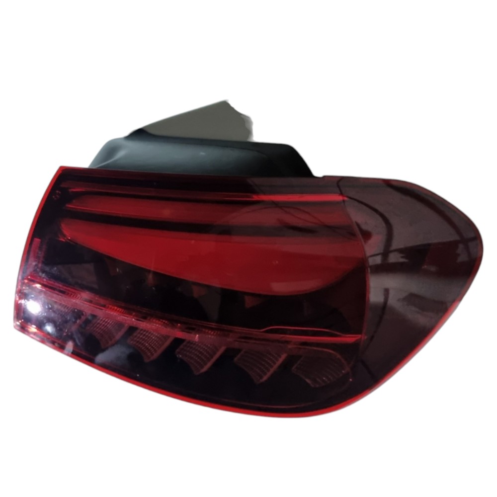 Lanterna Direita Mercedes Gla 2024 A2479067407 Direito/passageiro Vermelho 1