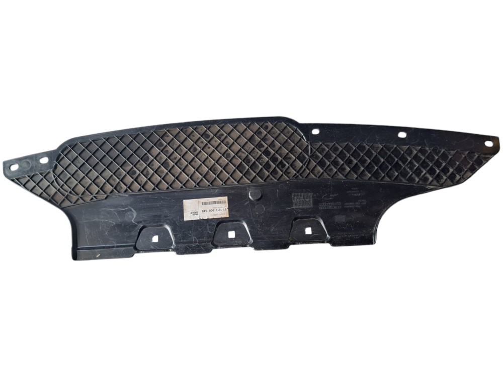 Guia Defletor Inferior Parachoque Traseiro Bmw 528i Sedan 3