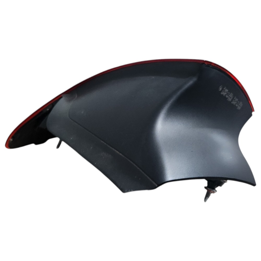 Lantena Direita Mercedes Gla 2024 Vermelha 10