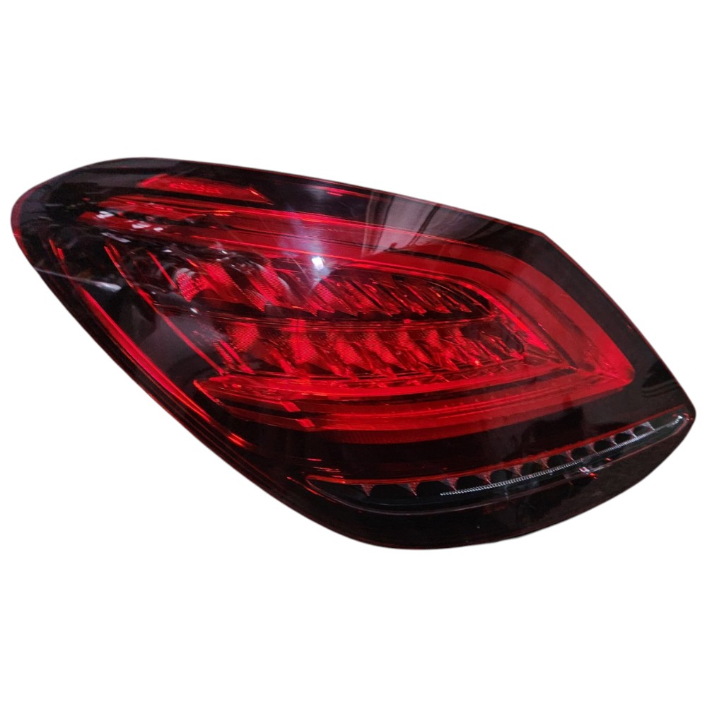 Lanterna Esquerda Mercedes C180 C200 C250 2018 2019 Direito/passageiro Vermelha 9