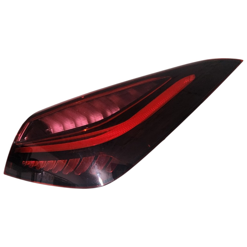 Lanterna Direita Mercedes Cla 2024 2025 Direito/passageiro Vermelho 10