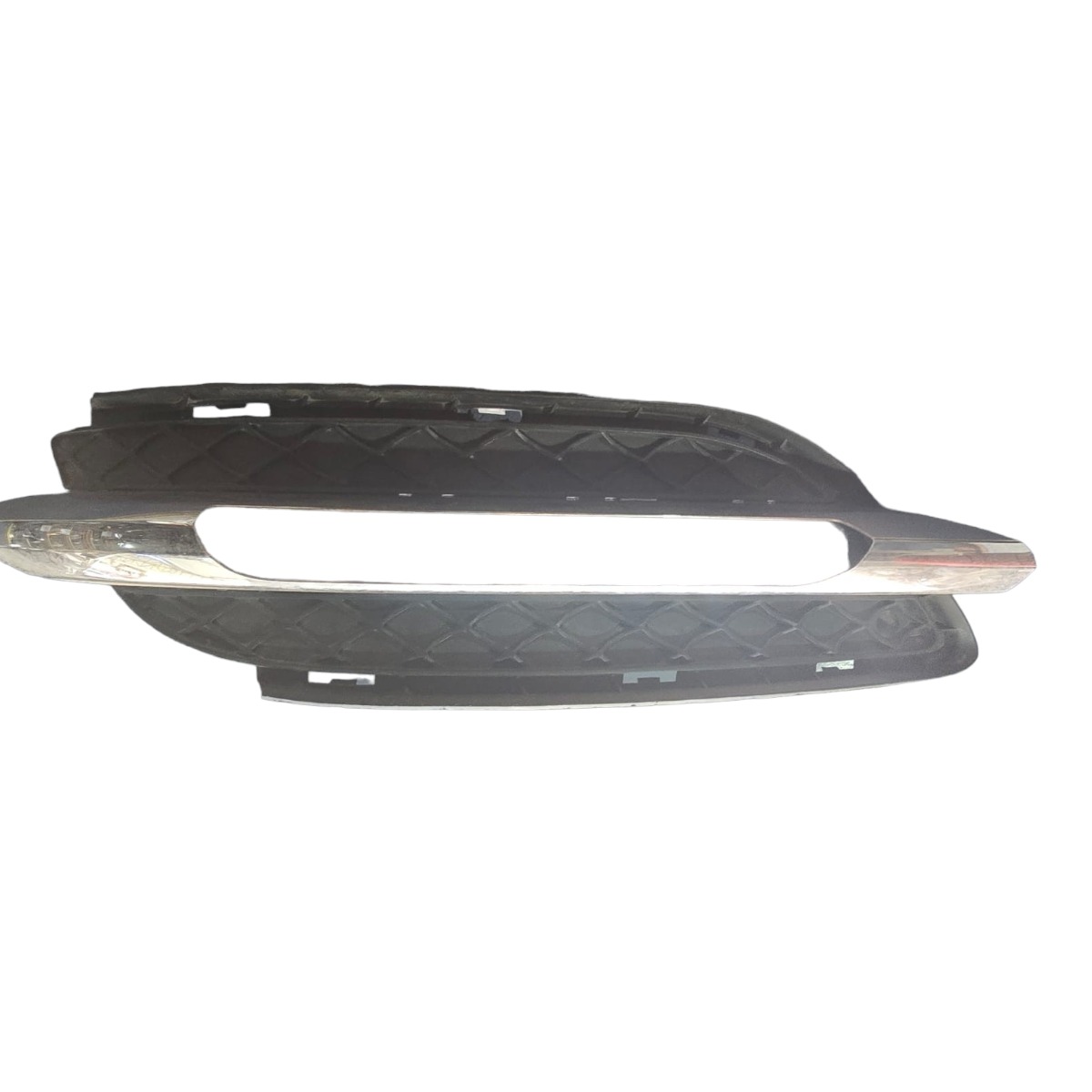 Grade Milha Mercedes B200 Esquerda Preto E Cromado Esquerdo 4