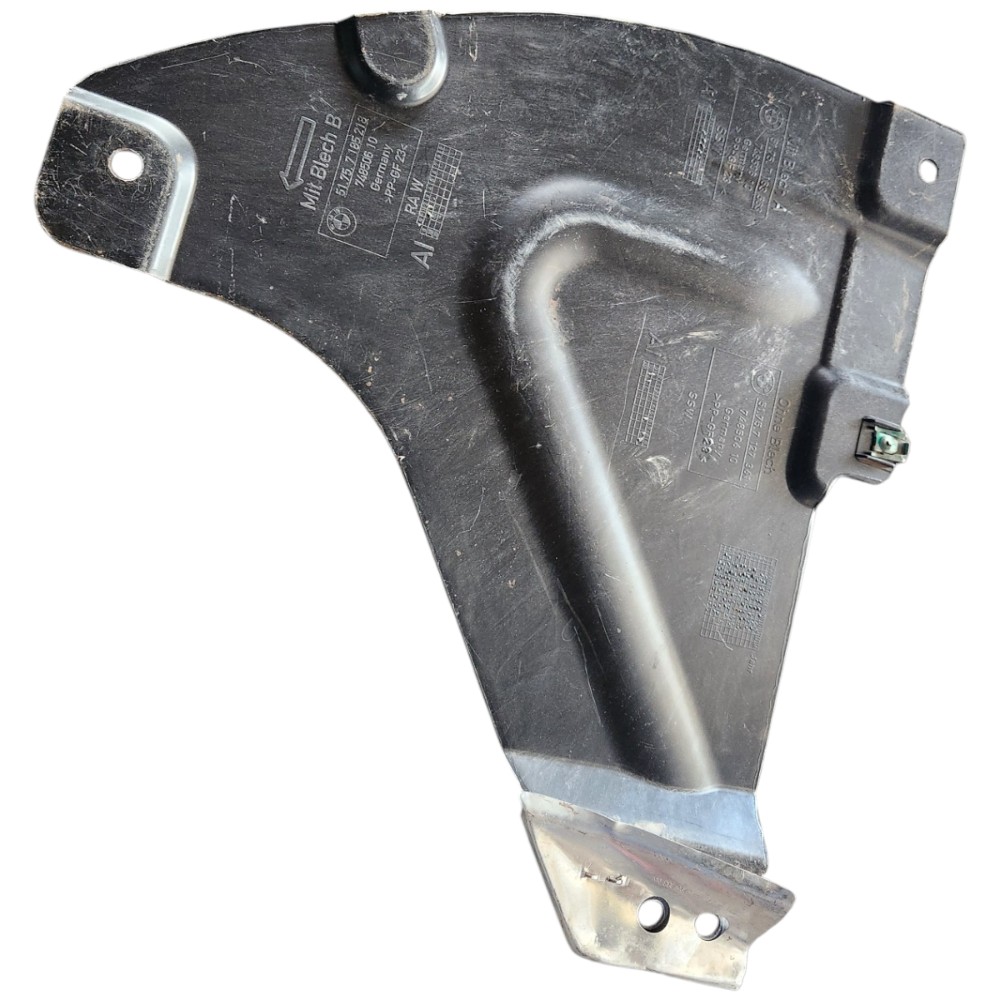 Acabamento protetor inferior assoalho BMW 320i 2009