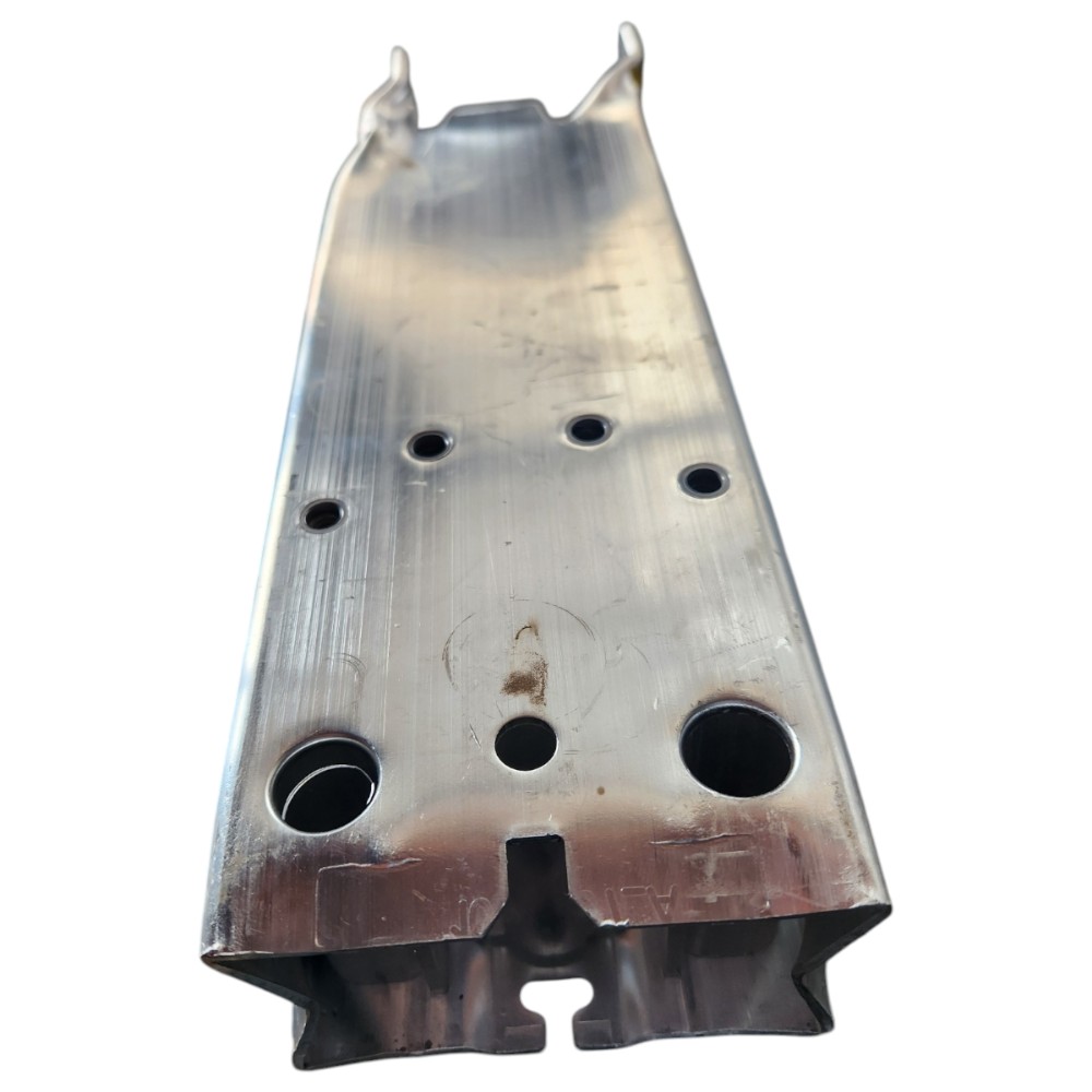 Ponteira Direita Longarina Bmw 118i F40 2020 2022 Cromado 7
