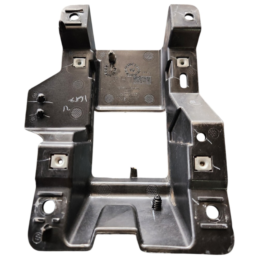 Suporte Guia Milha Esquerdo Dodge Ram 1500 2020 Preto Esquerdo 3