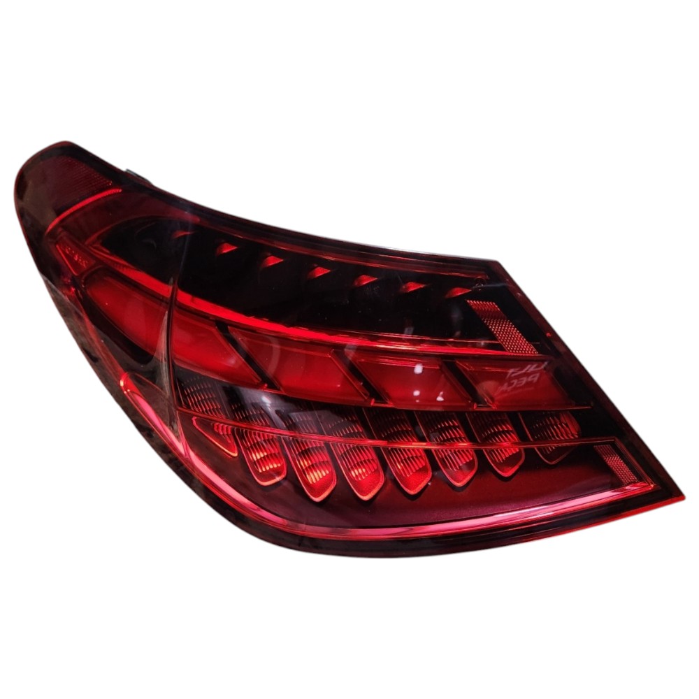 Lanterna Esquerda Mercedes C200 2022 Esquerdo/motorista Vermelha