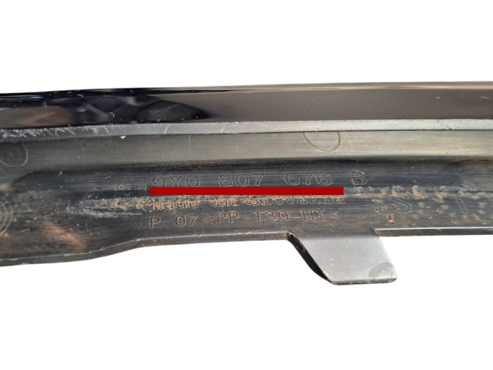 Moldura Direita Inferior Porsche Cayenne 6