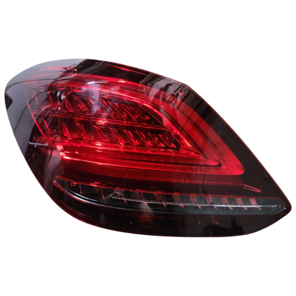 Lanterna Esquerda Mercedes C180 C200 C250 2018 2019 Direito/passageiro Vermelha 5