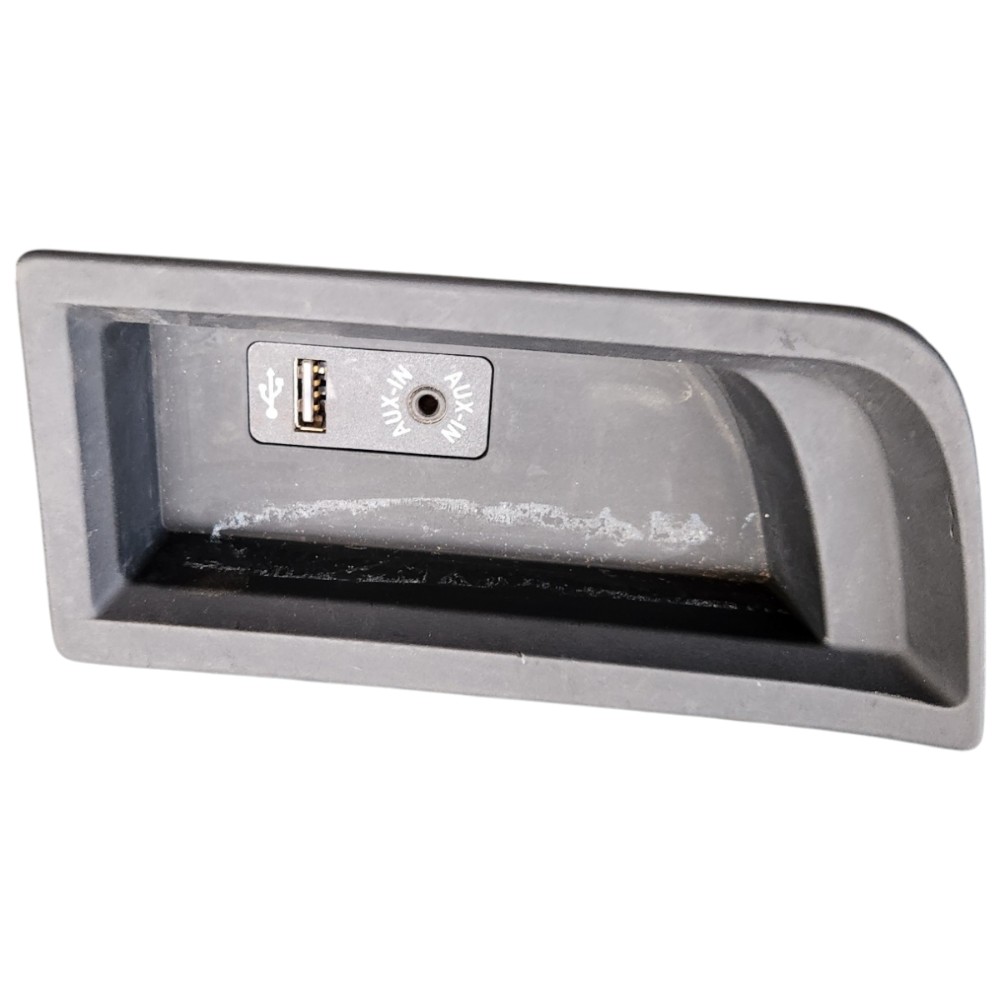 Entrada Usb Auxiliar 2.0 Turbo Bmw 320i 2013 2018 Preto