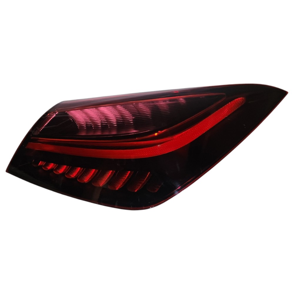 Lanterna Direito Mercedes-benz Cla 2024 2025 Direito/passageiro Vermelha