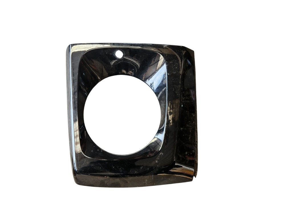 Moldura Farol Direito Mercedes Amg G63 2021