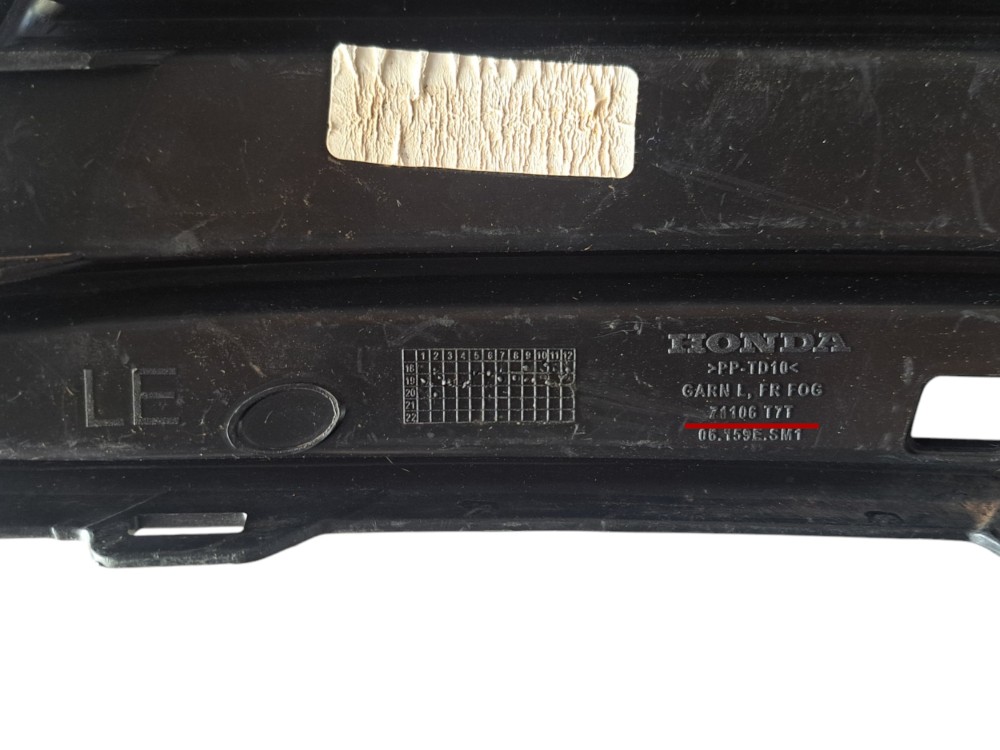 Grade Moldura Milha Esquerda Honda Hrv 4