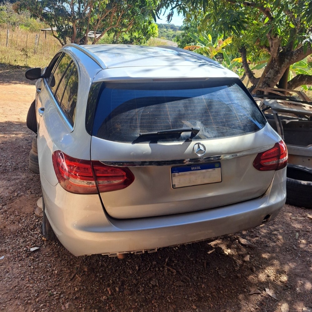 SUCATA MERCEDES C180 PERUA 2015