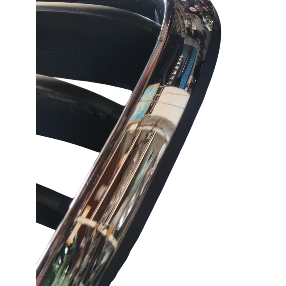 Grade Direita Bmw X5 Com Detalhe 8