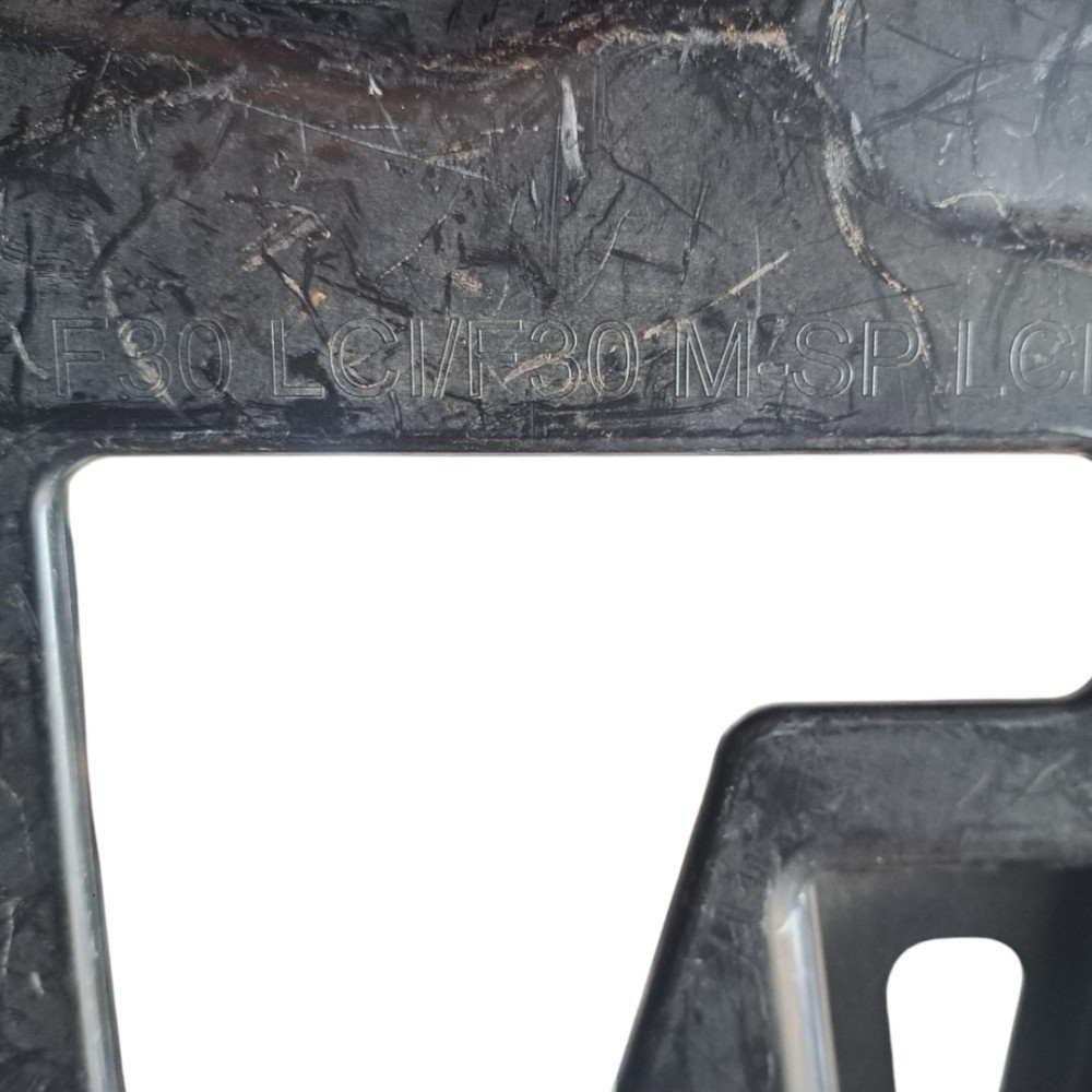 Guia Suporte Direito Traseiro Bmw 320i F30 2