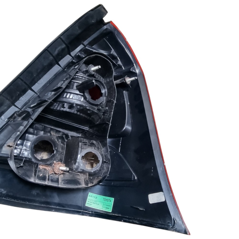 Lanterna Esquerda Toyota Etios Sedan Com Detalhe  Esquerdo/motorista 4