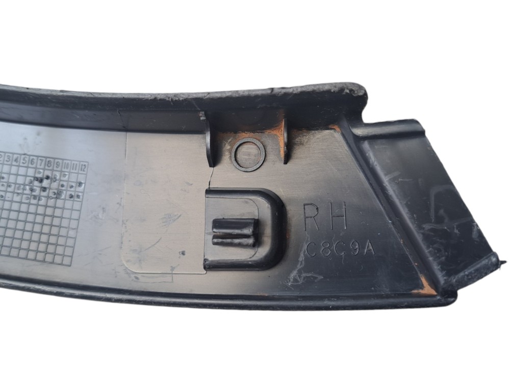 Moldura Acabamento Traseiro Direito Land Rover Evoque 5
