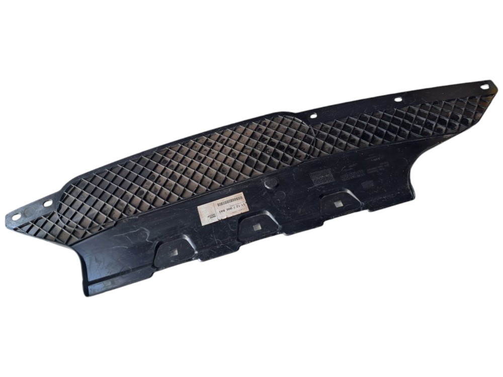 Guia Defletor Inferior Parachoque Traseiro Bmw 528i Sedan 4