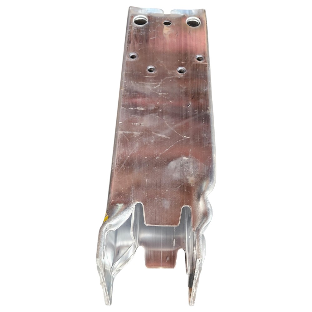 Ponteira Direita Longarina Bmw 118i F40 2020 2022 Cromado 6