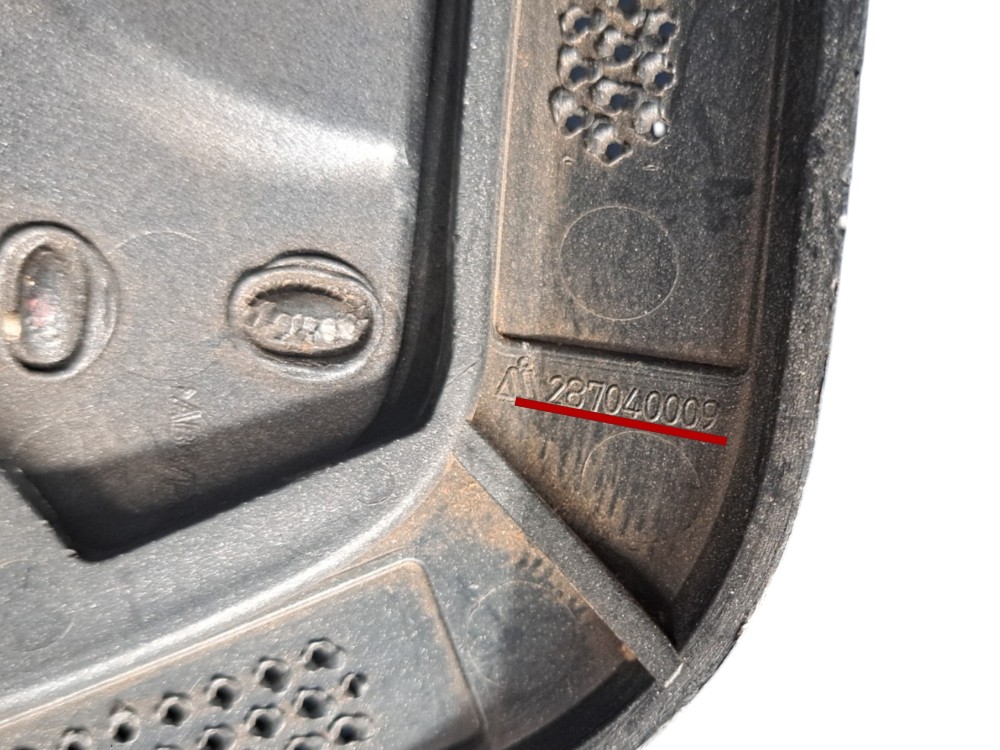 Mercedes Gla Esquerda  Tampa Esguicho Preto 4