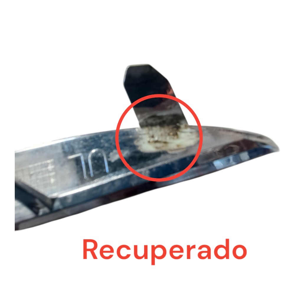 Friso Inferior Esquerdo Grade Mercedes C180 C200 2015 2016 Cromado Original 2
