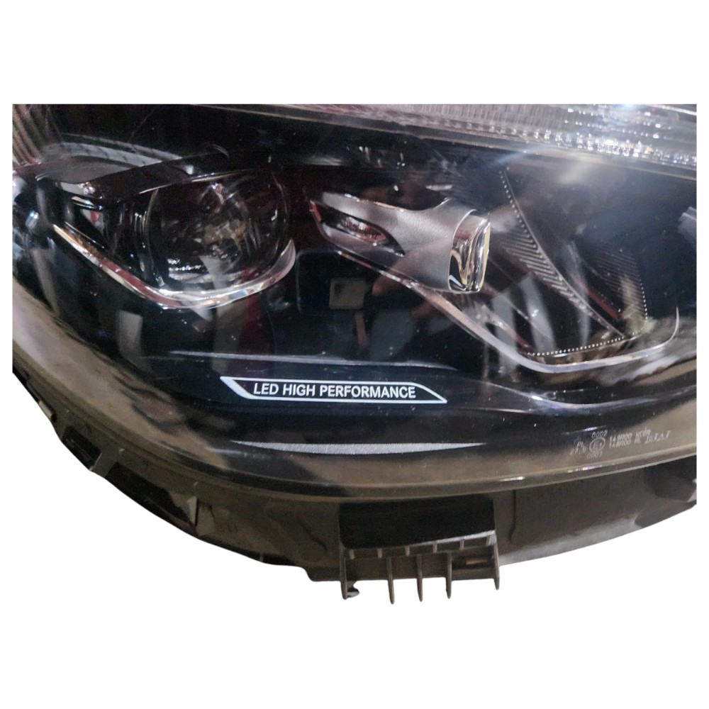 Farol Direito Mercedes C200 C300 2022 2023 Direito/passageiro 6