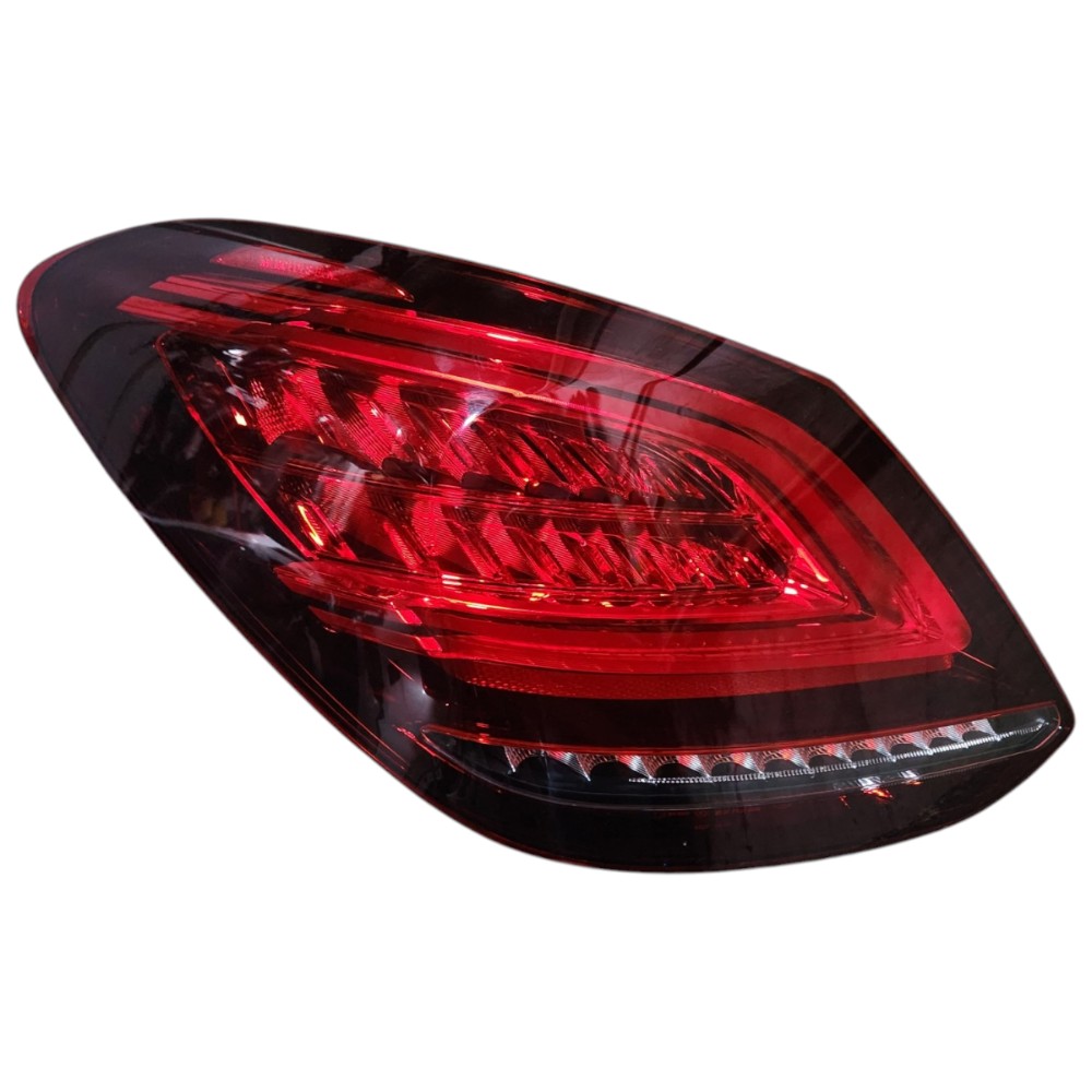 Lanterna Esquerda Mercedes C180 C200 C250 2018 2019 Direito/passageiro Vermelha 1