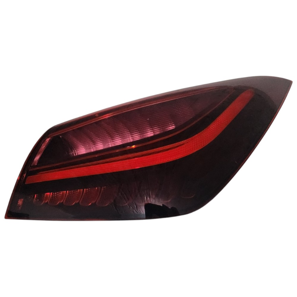 Lanterna Direita Mercedes Cla 2024 2025 Direito/passageiro Vermelho 2