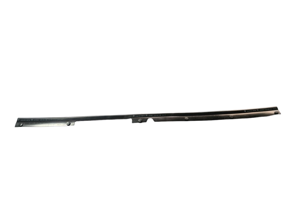 Borracha Acabamento Frontal Capô Mercedes C180 2012  Preto