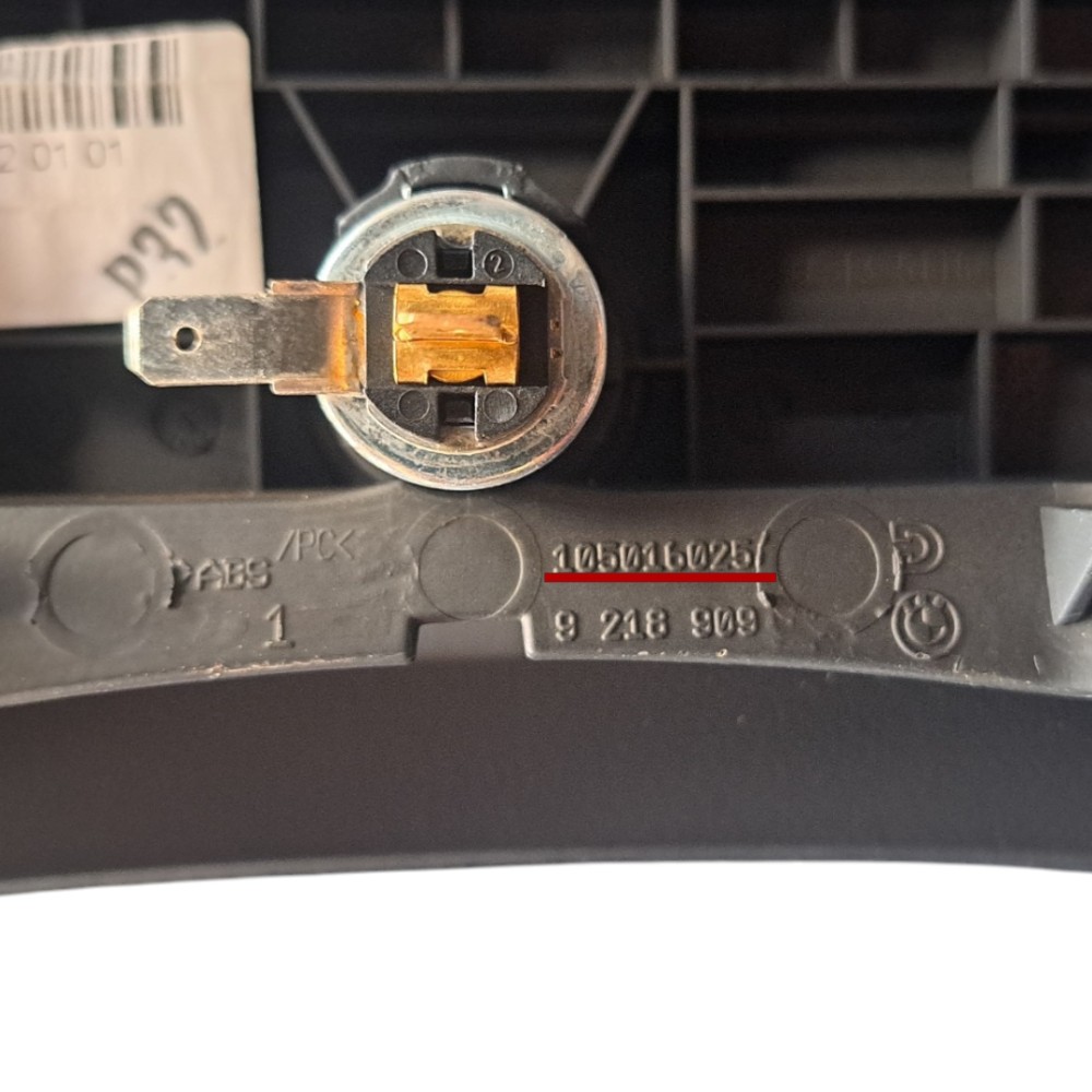 Moldura Difusor Ar Traseiro Bmw 320i 5
