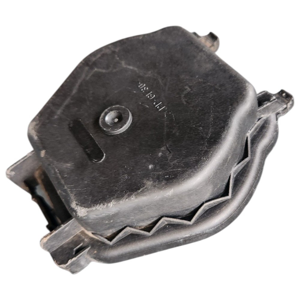 Tampa farol BMW X3 2004 7