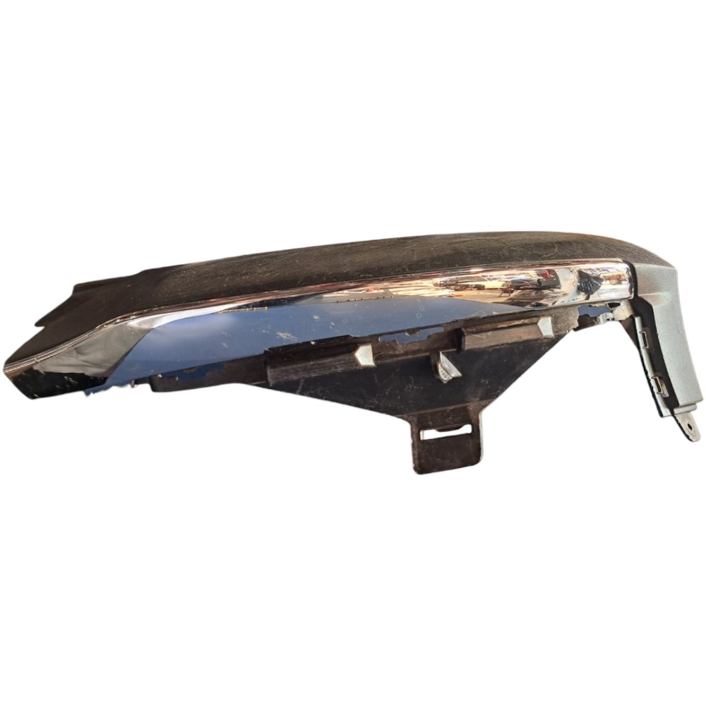 Spoiler Moldura Inferior Direita Parachoque Mercedes Glc