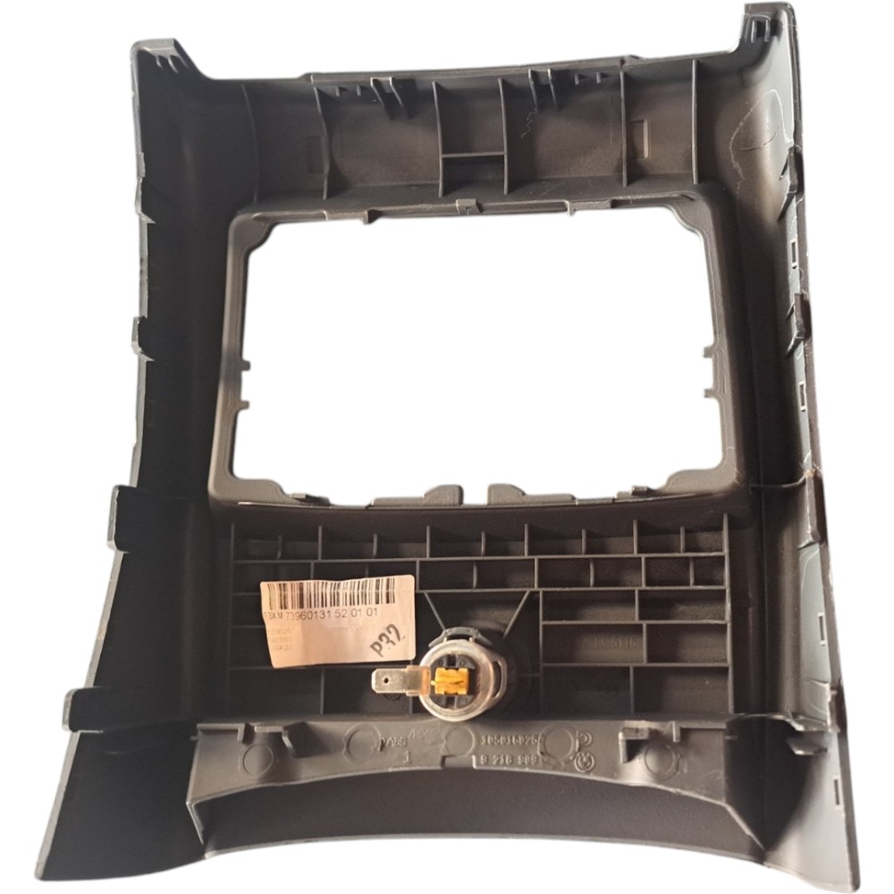 Moldura Difusor Ar Traseiro Bmw 320i 4