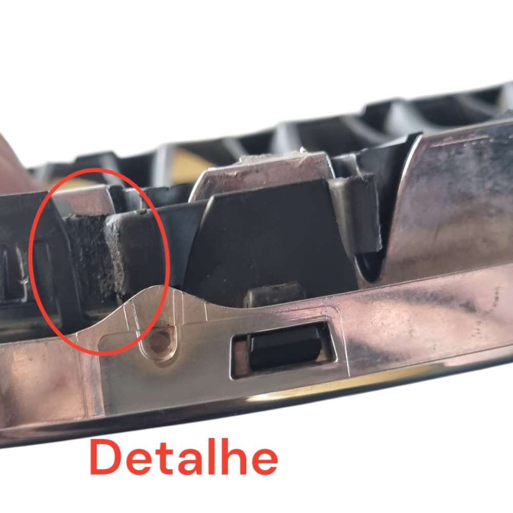 Grade Direita Bmw X1 Detalhe