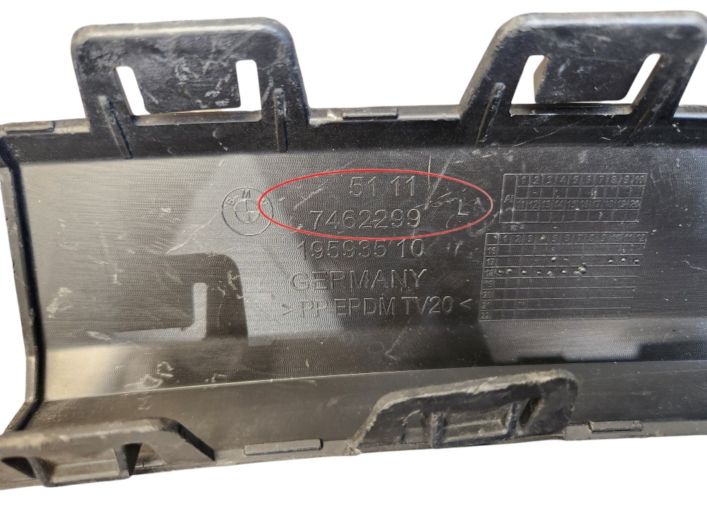 Moldura Acabamento Esquerdo Parachoque Bmw I3 2018 2019 2020 5