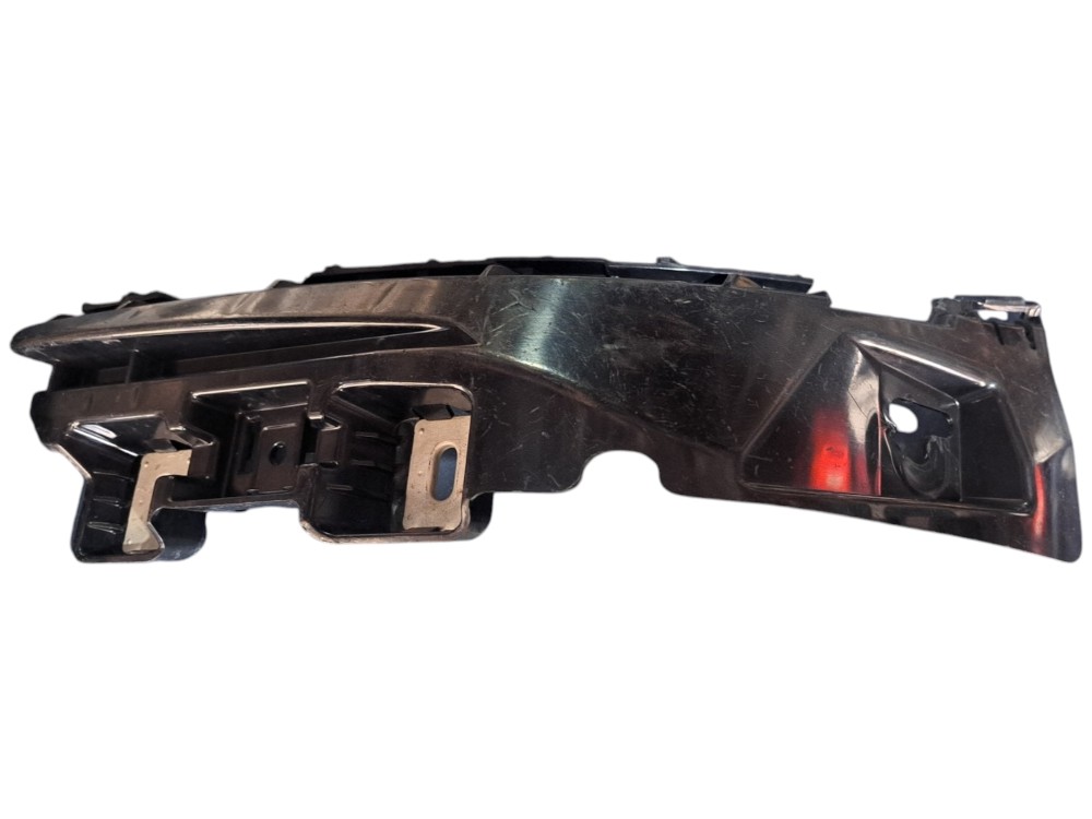 Suporte Guia Direito Parachoque Mercedes C180 W205